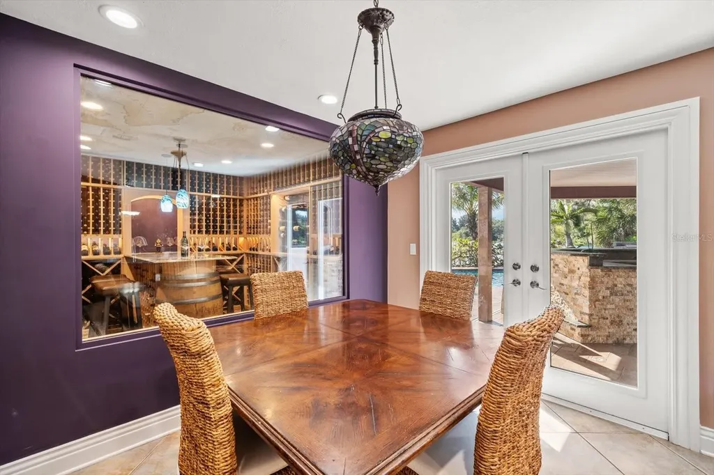 2402 Pine Hammock Clearwater FL 33764