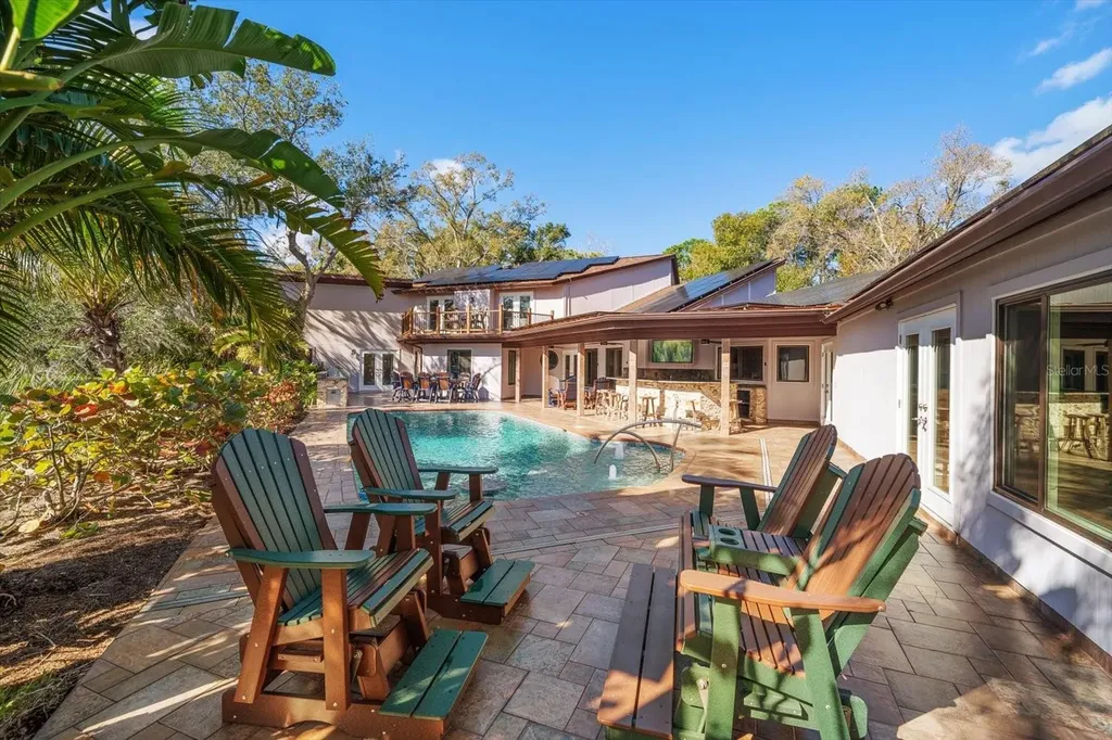 2402 Pine Hammock Clearwater FL 33764
