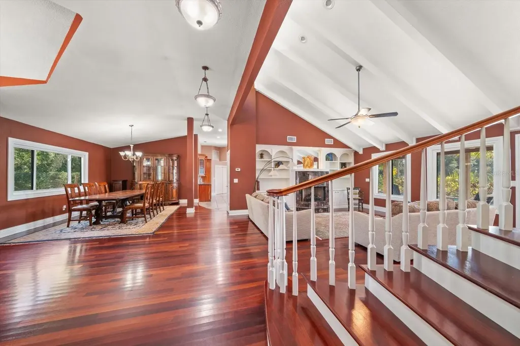 2402 Pine Hammock Clearwater FL 33764