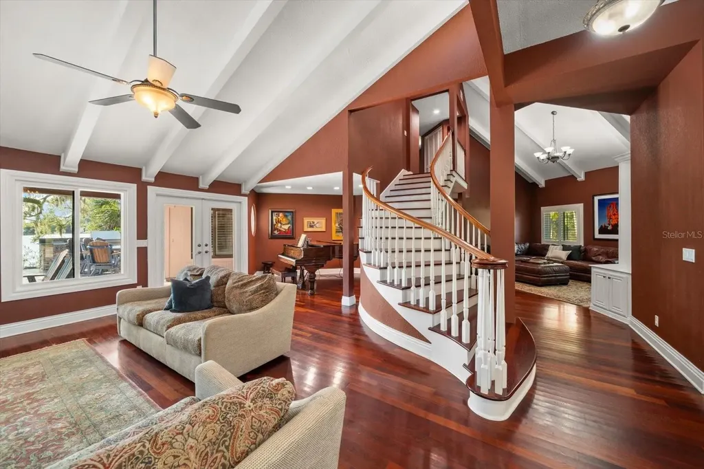 2402 Pine Hammock Clearwater FL 33764