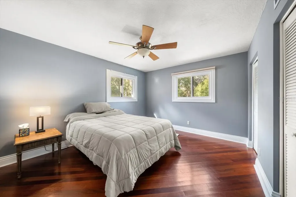 2402 Pine Hammock Clearwater FL 33764
