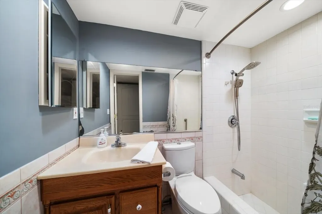 2402 Pine Hammock Clearwater FL 33764