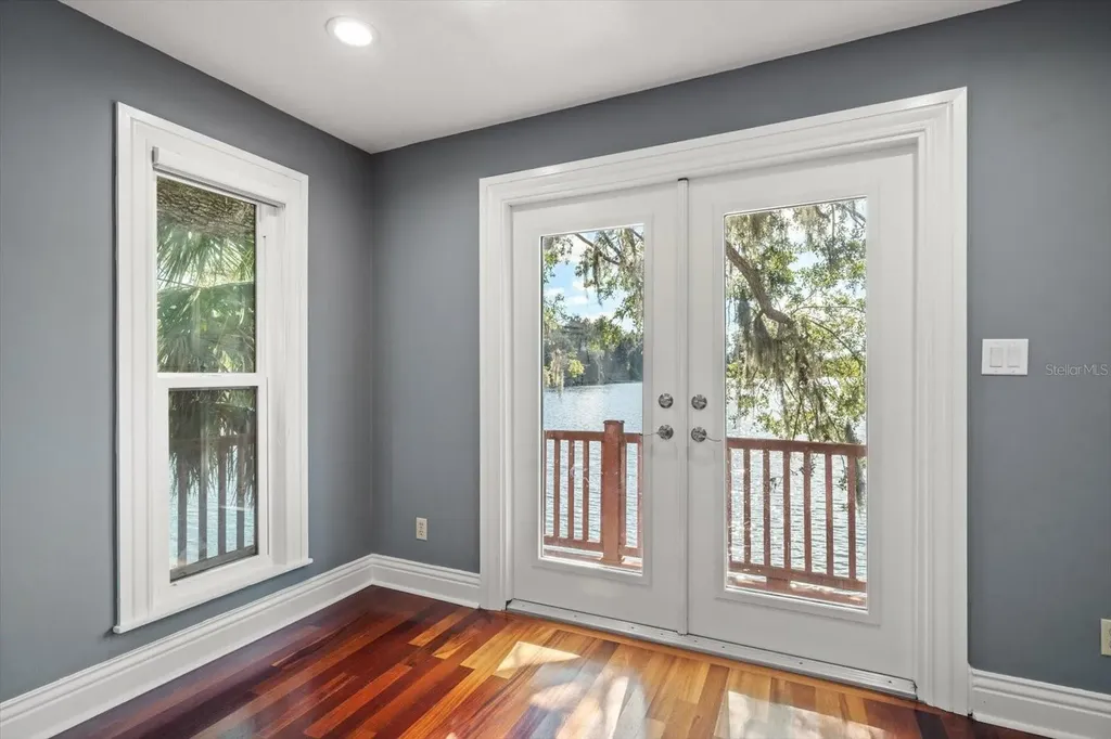 2402 Pine Hammock Clearwater FL 33764