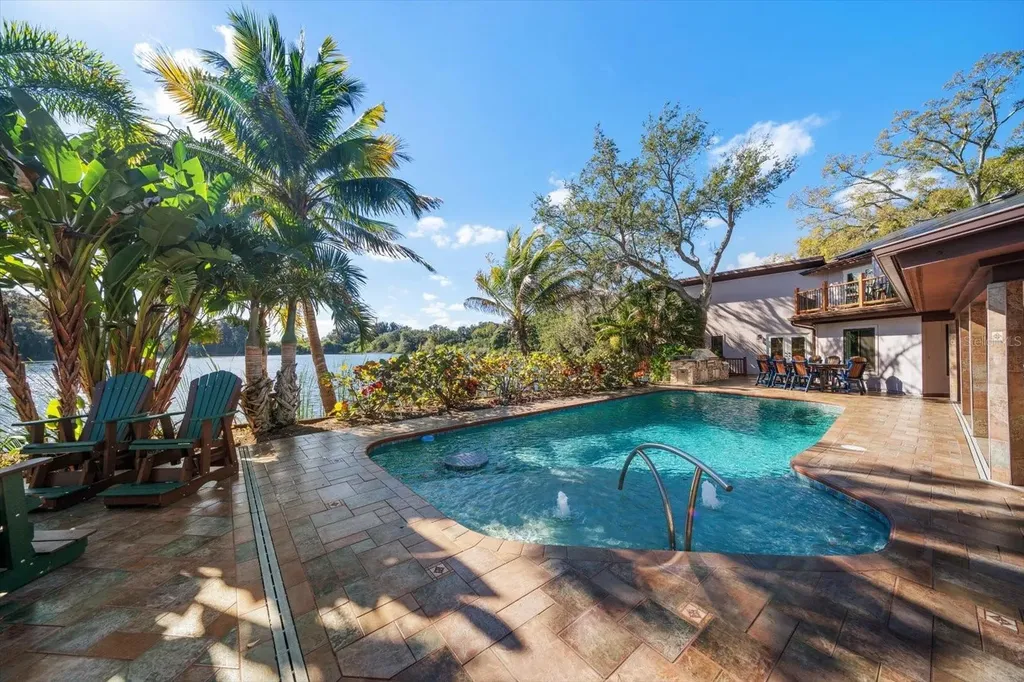 2402 Pine Hammock Clearwater FL 33764