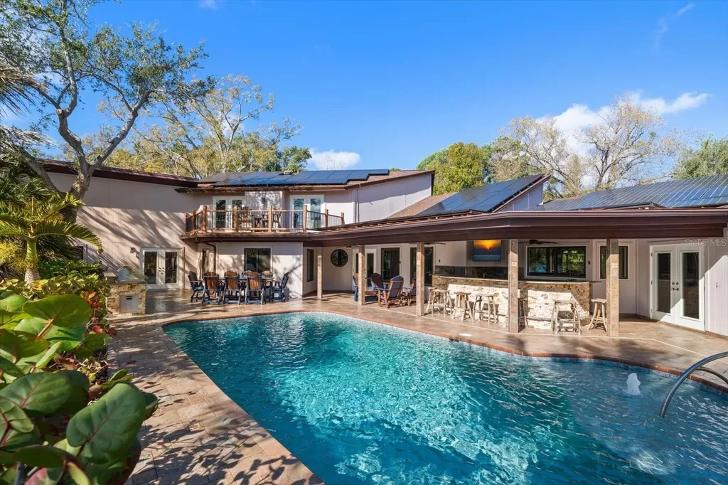 2402 Pine Hammock Clearwater FL 33764