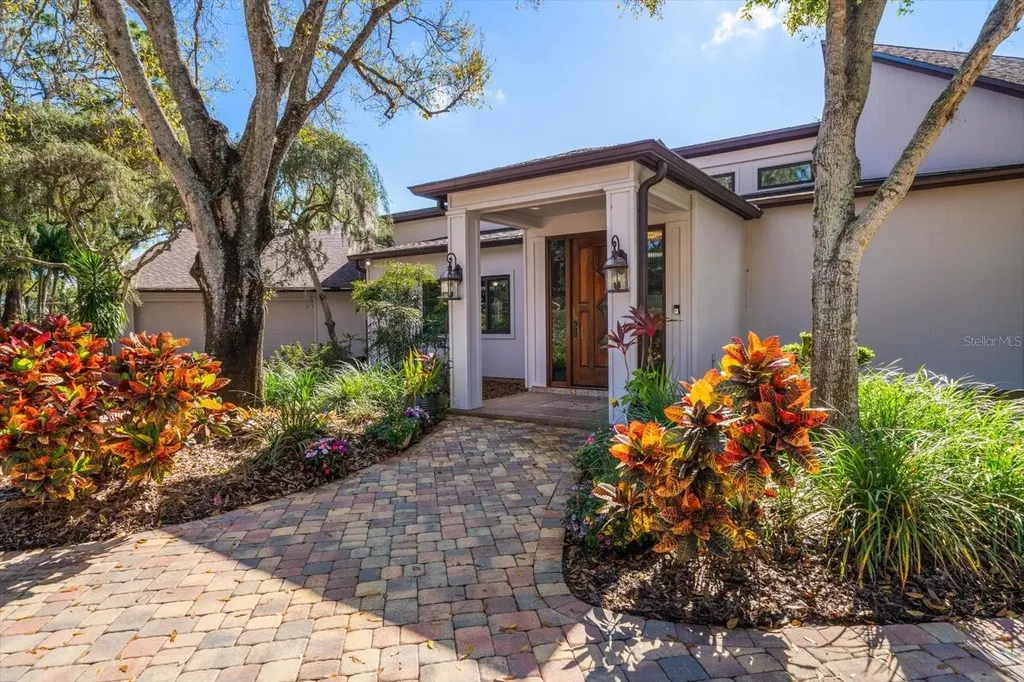 2402 Pine Hammock Clearwater FL 33764