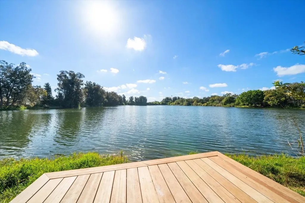 2402 Pine Hammock Clearwater FL 33764