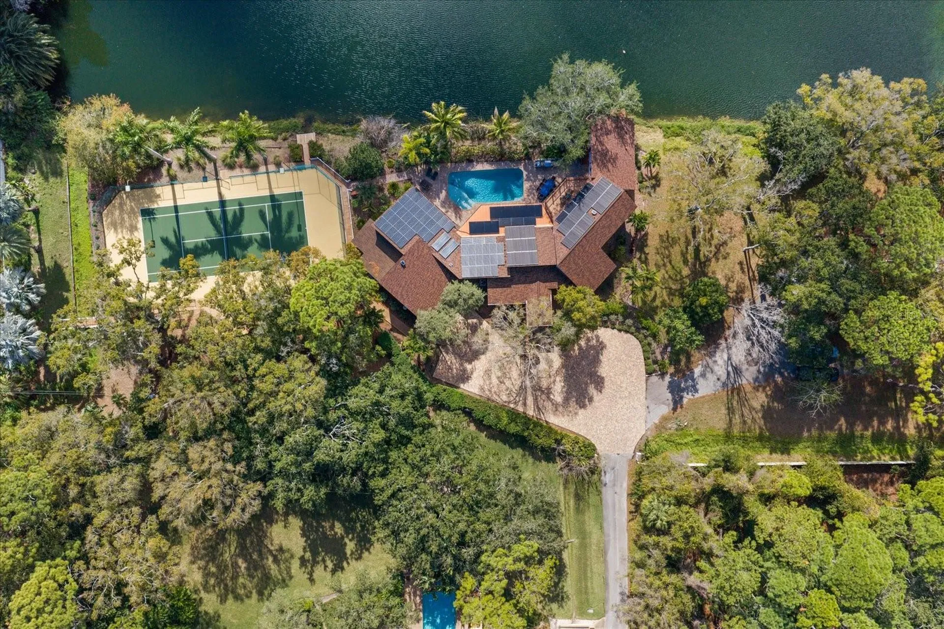 2402 Pine Hammock Clearwater FL 33764