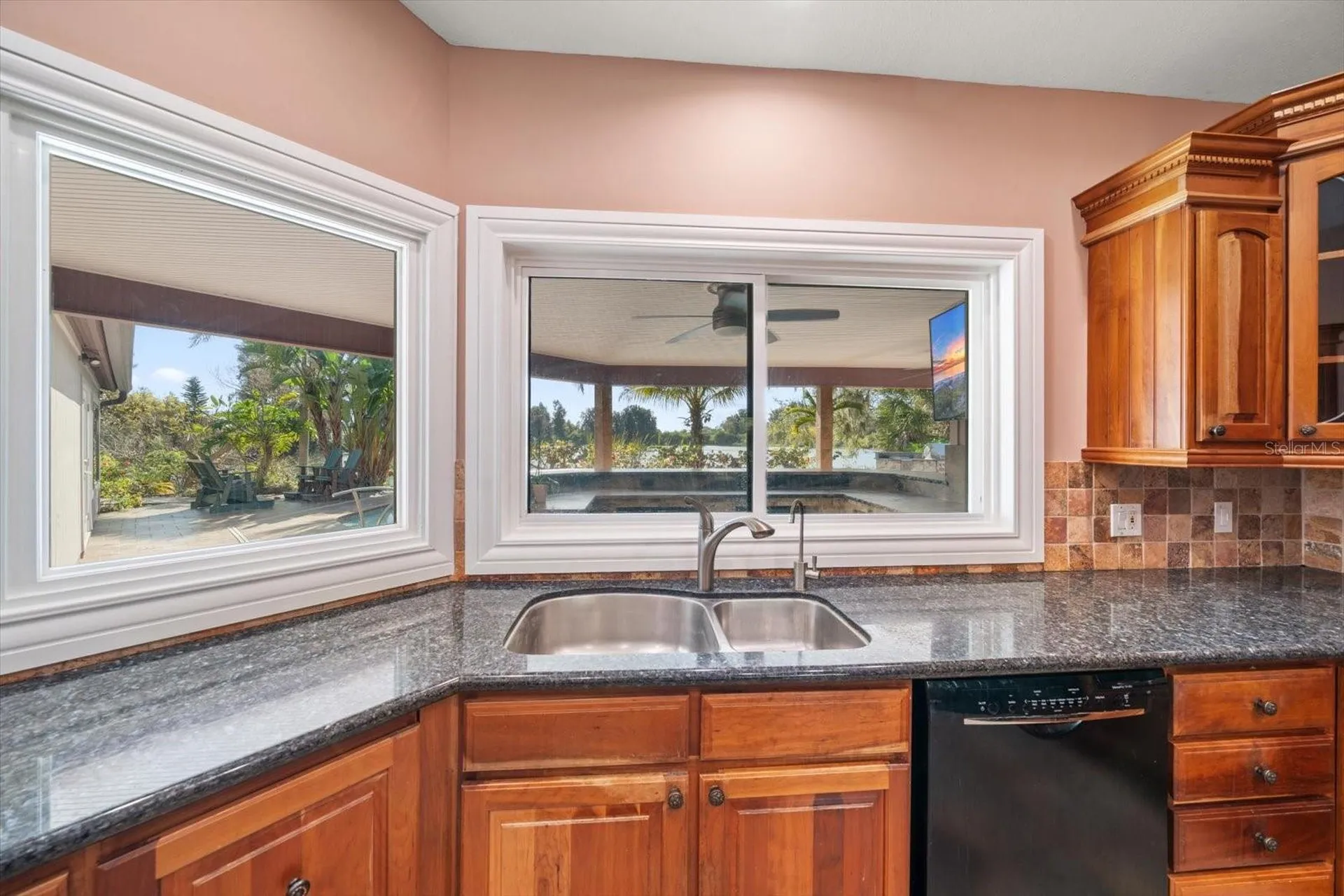 2402 Pine Hammock Clearwater FL 33764