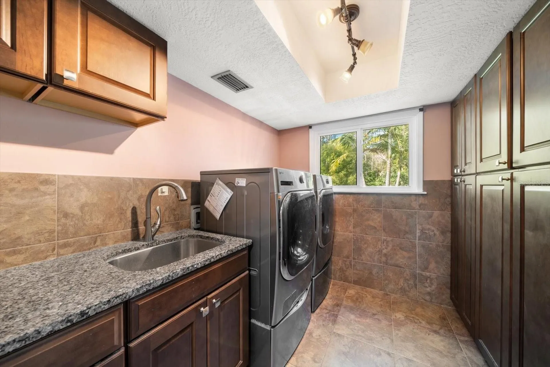 2402 Pine Hammock Clearwater FL 33764