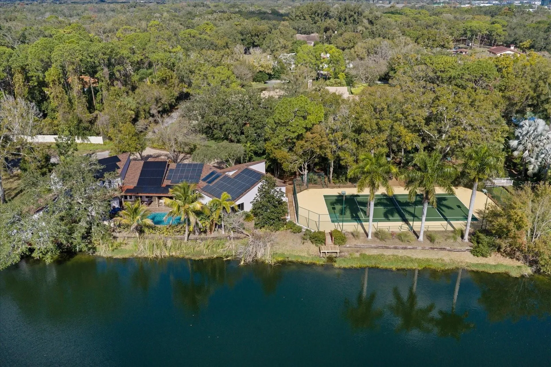 2402 Pine Hammock Clearwater FL 33764