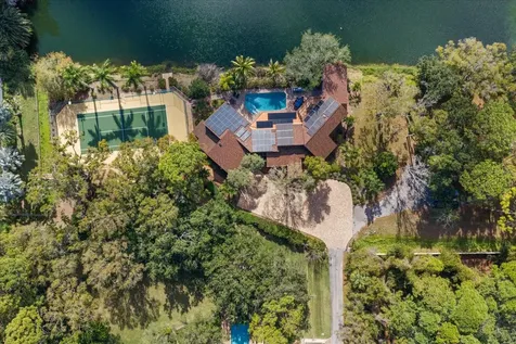 2402 Pine Hammock Clearwater FL 33764