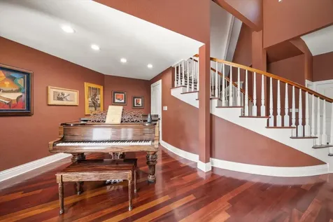 2402 Pine Hammock Clearwater FL 33764
