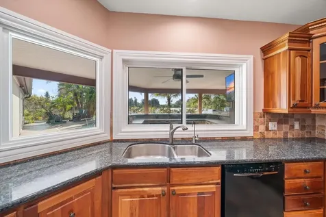 2402 Pine Hammock Clearwater FL 33764