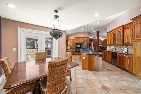 2402 Pine Hammock Clearwater FL 33764