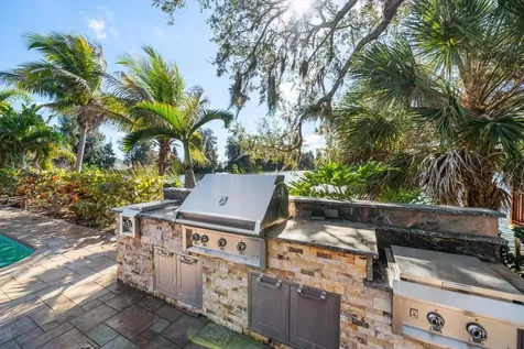 2402 Pine Hammock Clearwater FL 33764