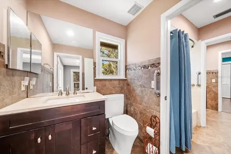 2402 Pine Hammock Clearwater FL 33764