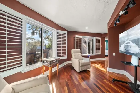 2402 Pine Hammock Clearwater FL 33764
