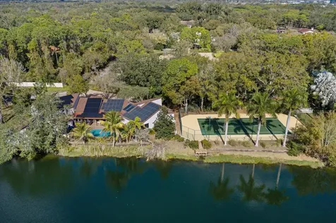 2402 Pine Hammock Clearwater FL 33764