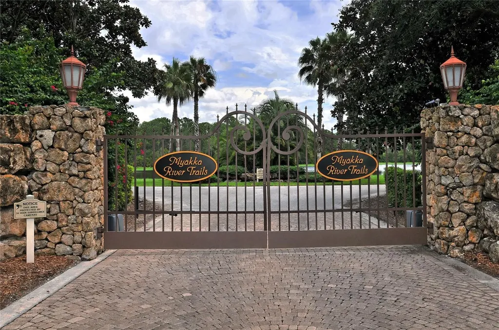 710 N River Road Venice FL 34293