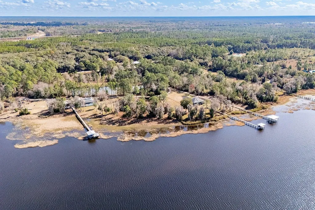 Lakeshore Drive Starke FL 32091