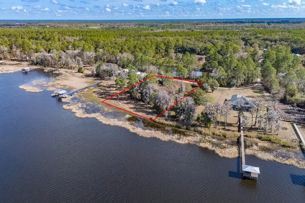 Lakeshore Drive Starke FL 32091