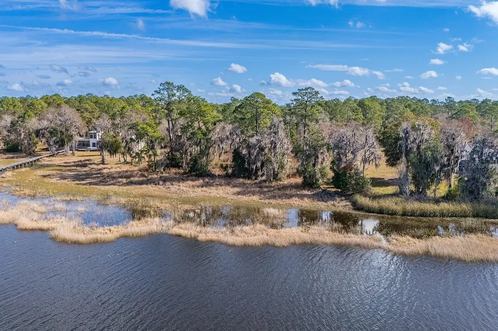 Lakeshore Drive Starke FL 32091