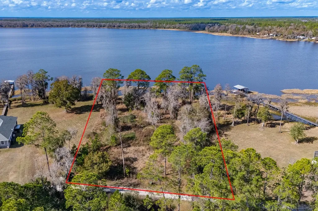 Lakeshore Drive Starke FL 32091