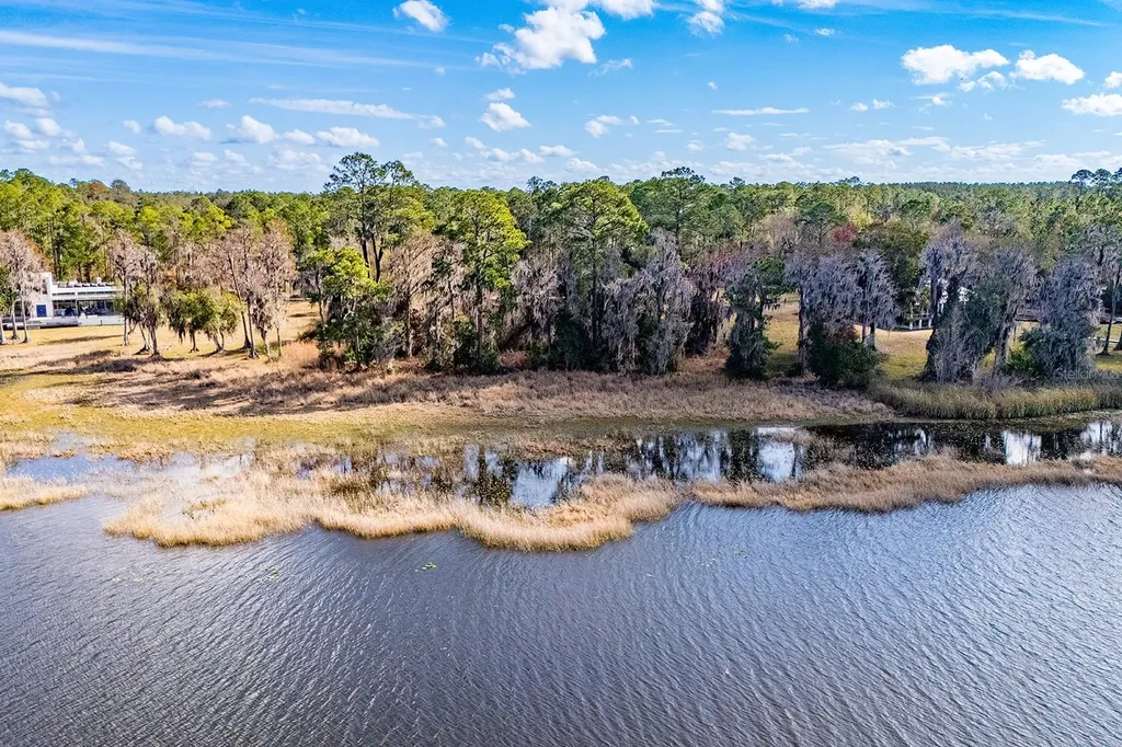 Lakeshore Drive Starke FL 32091