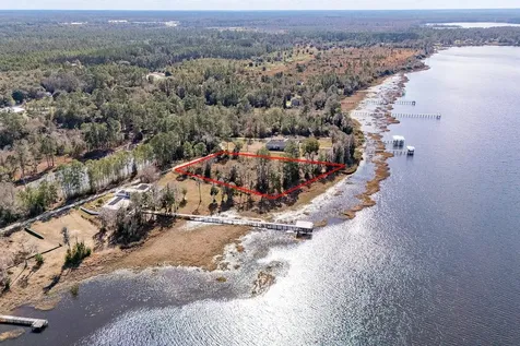 Lakeshore Drive Starke FL 32091