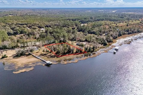 Lakeshore Drive Starke FL 32091