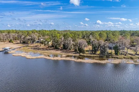 Lakeshore Drive Starke FL 32091