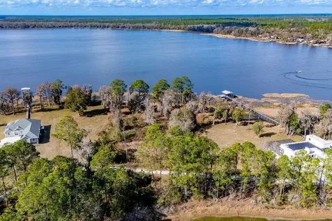 Lakeshore Drive Starke FL 32091