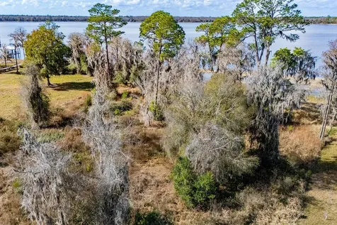 Lakeshore Drive Starke FL 32091