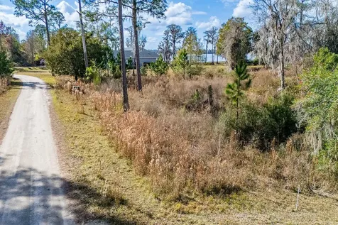 Lakeshore Drive Starke FL 32091