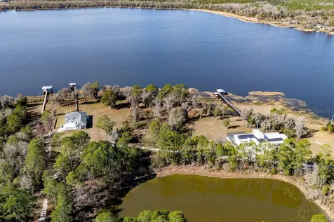 Lakeshore Drive Starke FL 32091