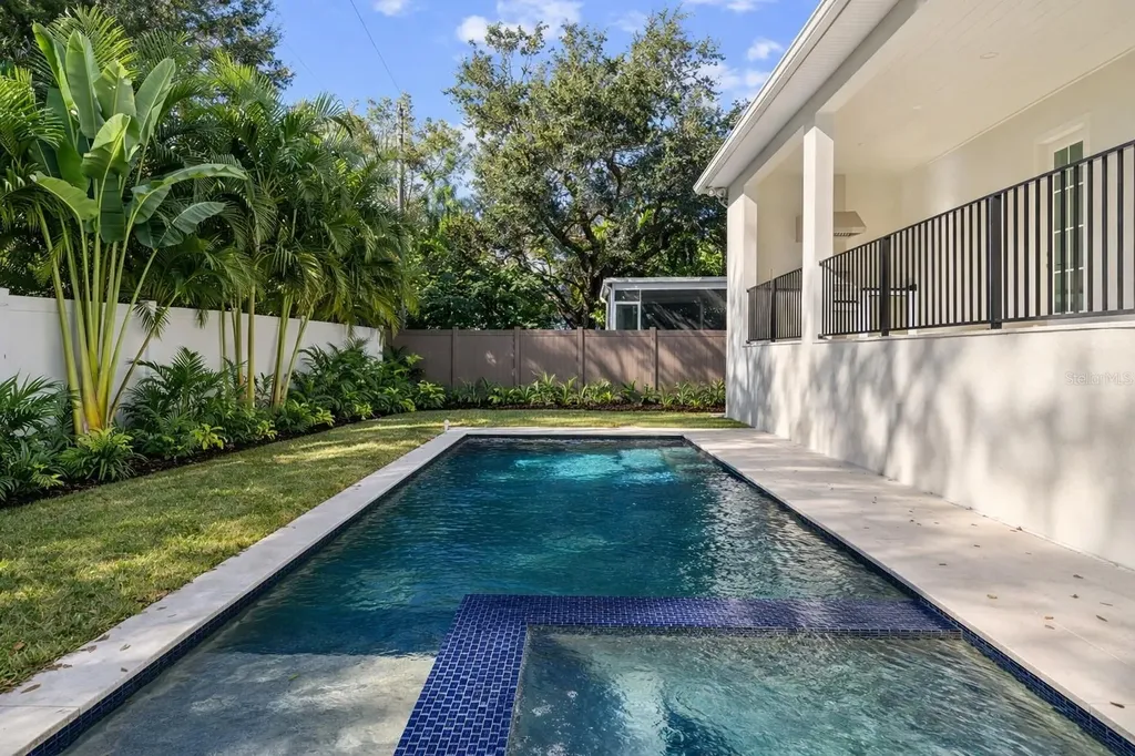 4614 Tennyson Tampa FL 33629
