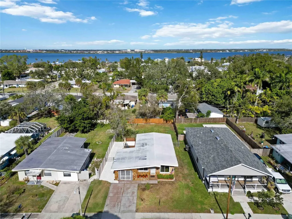 1915 3rd Avenue E Bradenton FL 34208