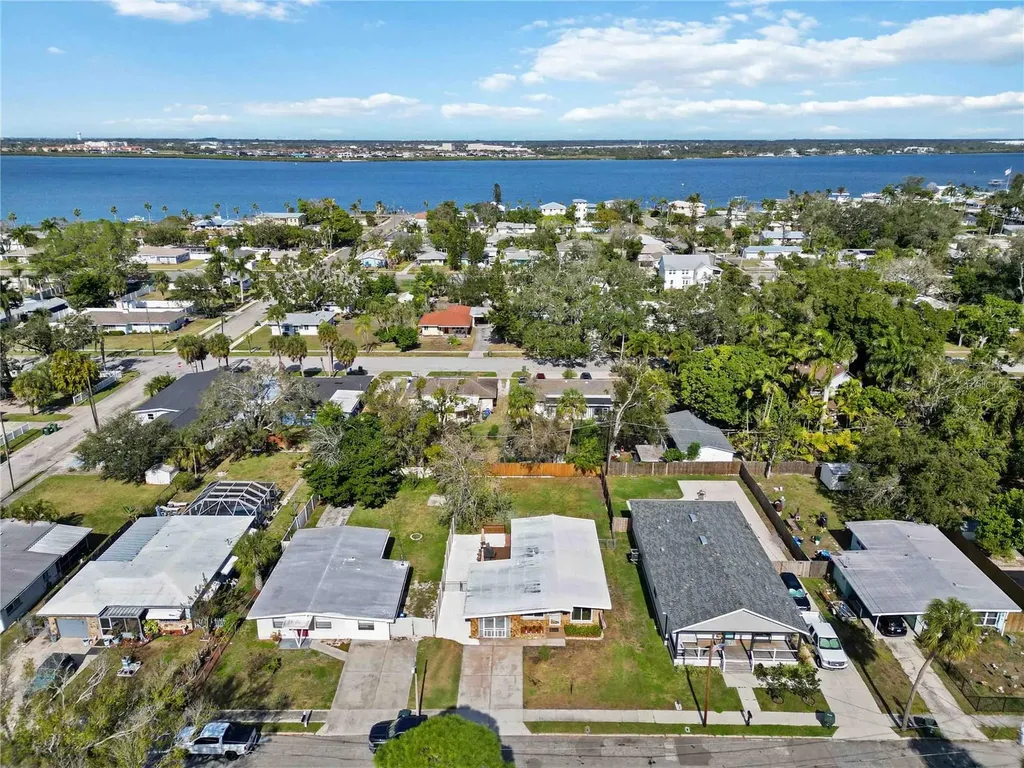 1915 3rd Avenue E Bradenton FL 34208
