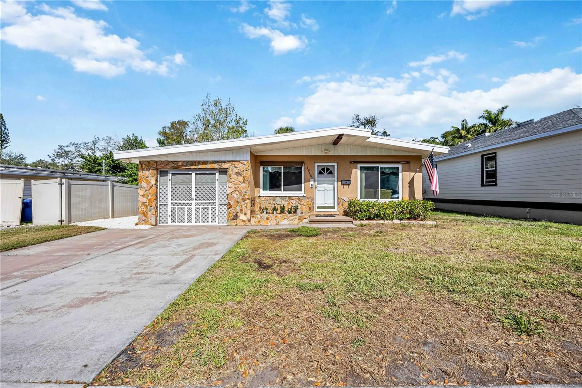 1915 3rd Avenue E Bradenton FL 34208