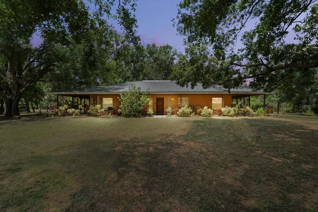 13719 Seminole Trail Wimauma FL 33598
