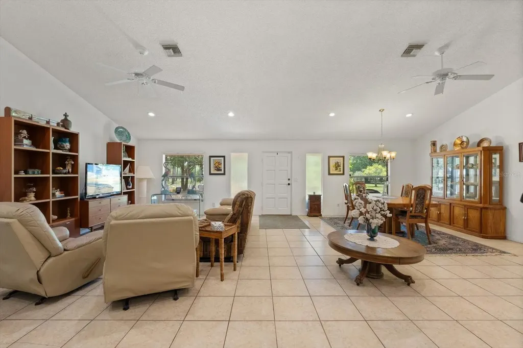 13719 Seminole Trail Wimauma FL 33598