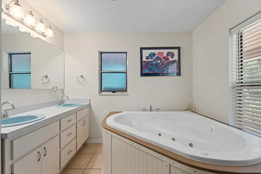 13719 Seminole Trail Wimauma FL 33598