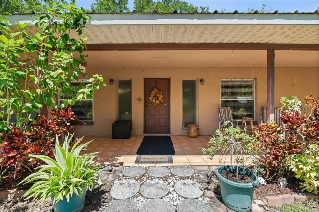 13719 Seminole Trail Wimauma FL 33598