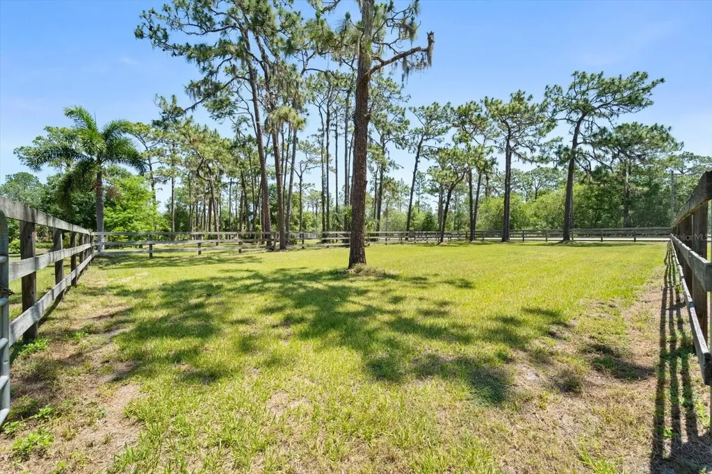 13719 Seminole Trail Wimauma FL 33598