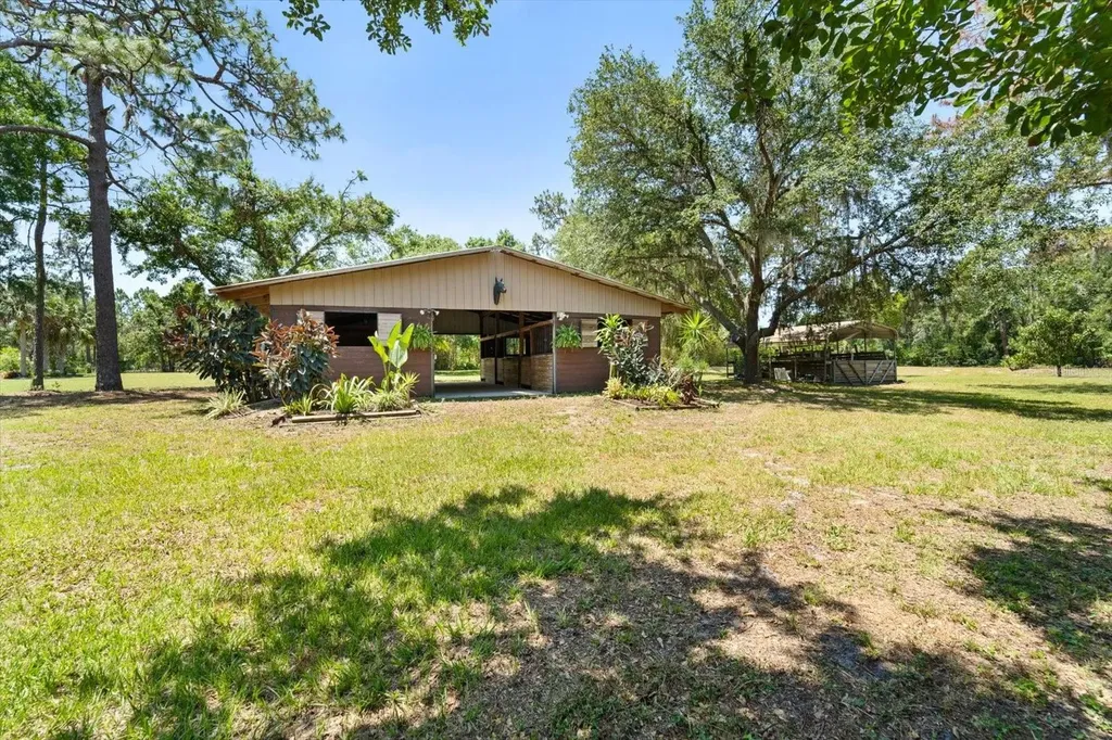 13719 Seminole Trail Wimauma FL 33598