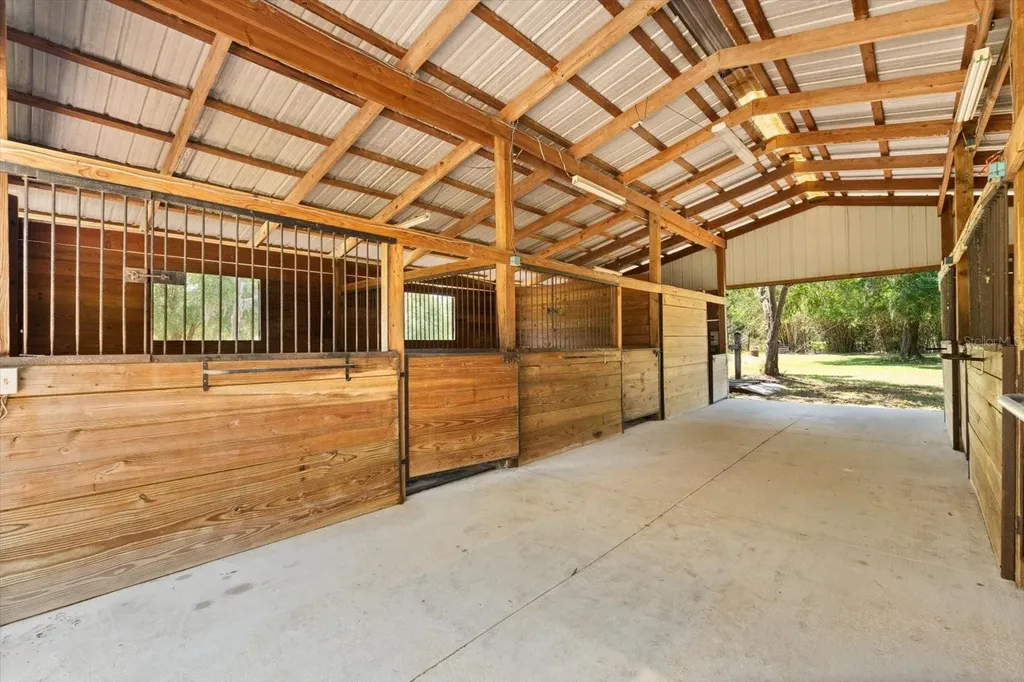 13719 Seminole Trail Wimauma FL 33598