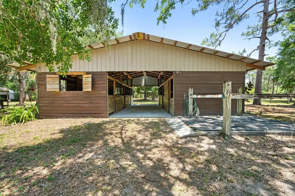 13719 Seminole Trail Wimauma FL 33598