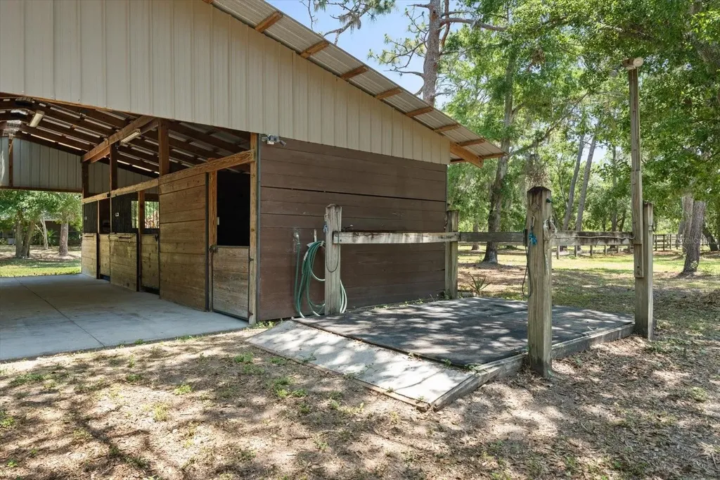 13719 Seminole Trail Wimauma FL 33598