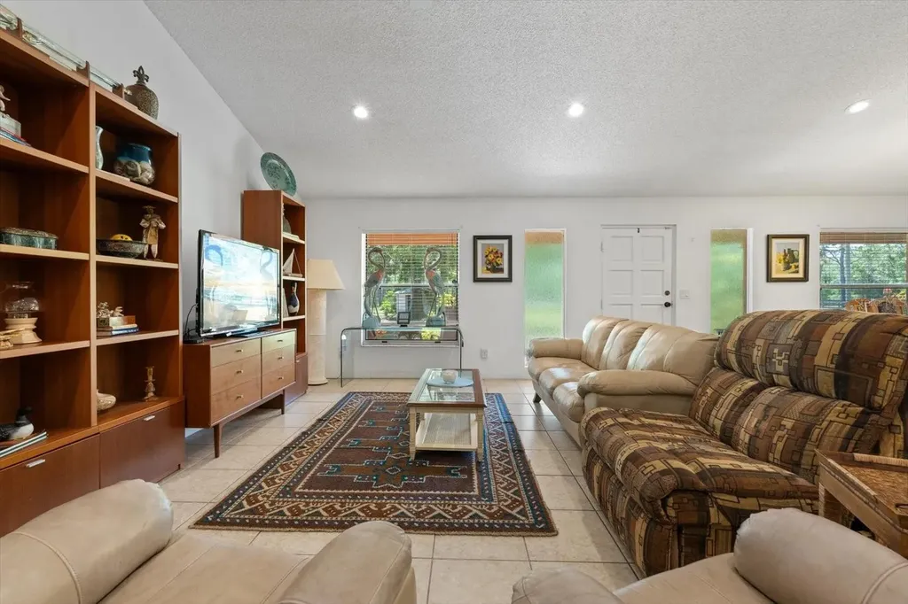 13719 Seminole Trail Wimauma FL 33598